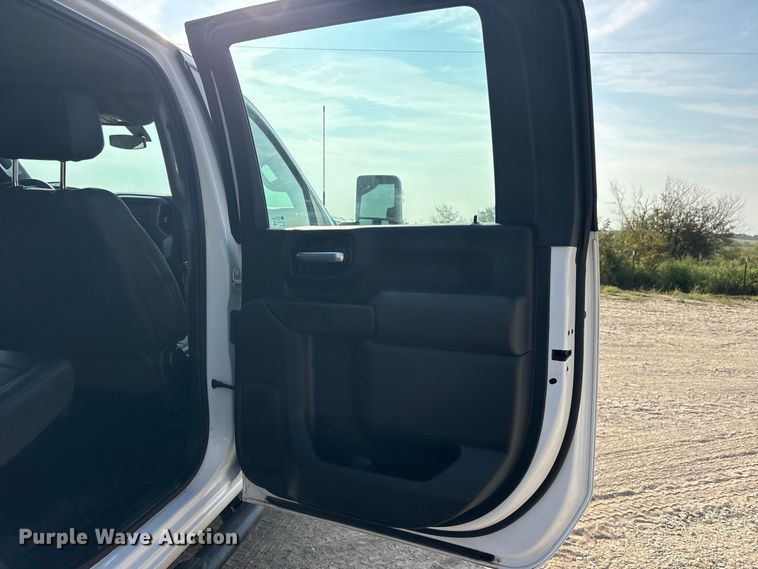 image for item FN3729 2021 GMC Sierra 2500 Crew Cab pickup truck
