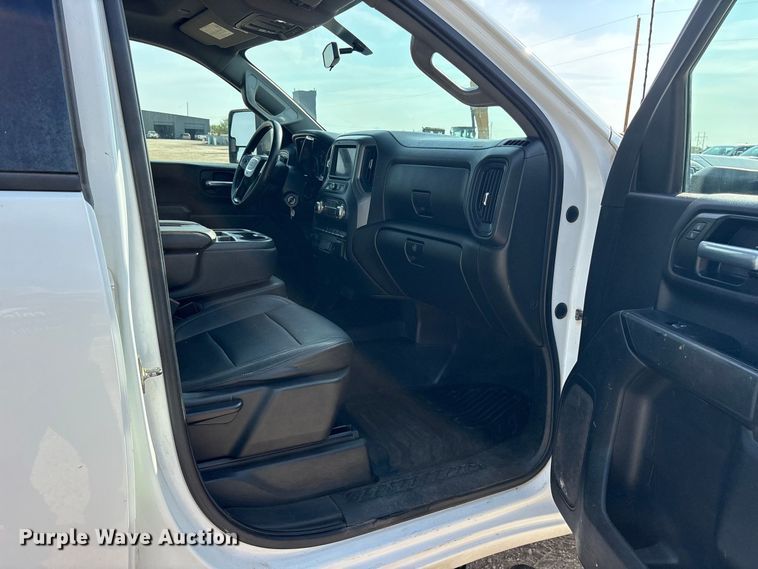 image for item FN3730 2021 GMC Sierra 2500 Crew Cab pickup truck