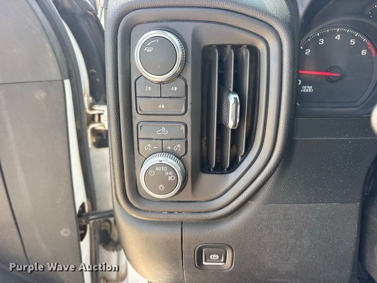 image for item FN3731 2021 GMC Sierra 2500 Crew Cab pickup truck