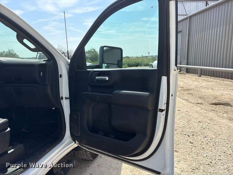 image for item FN3731 2021 GMC Sierra 2500 Crew Cab pickup truck