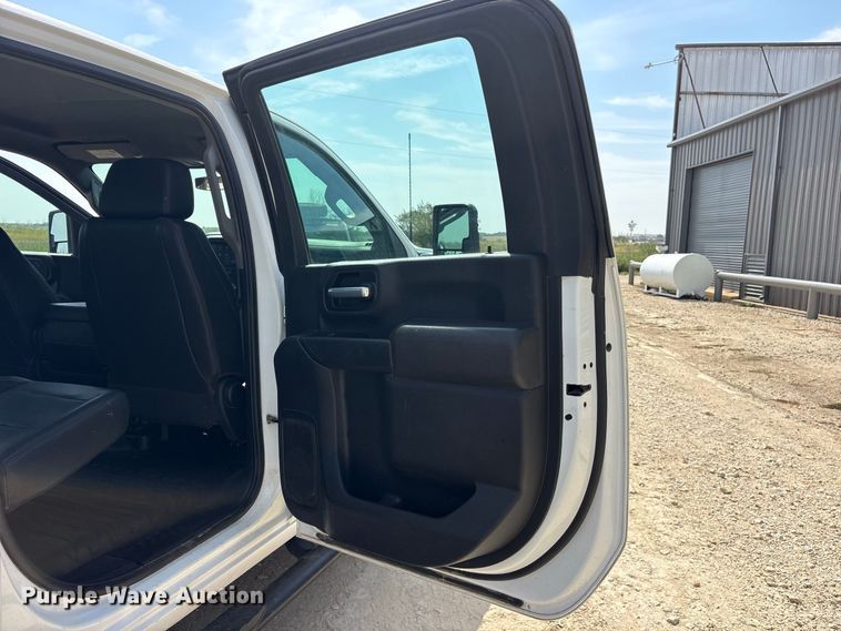 image for item FN3731 2021 GMC Sierra 2500 Crew Cab pickup truck