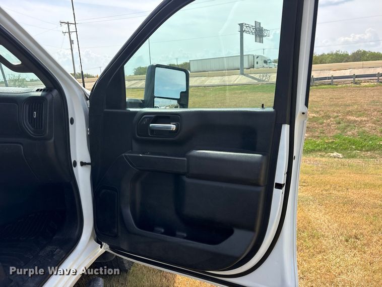 image for item FN3732 2021 GMC Sierra 2500 Crew Cab pickup truck