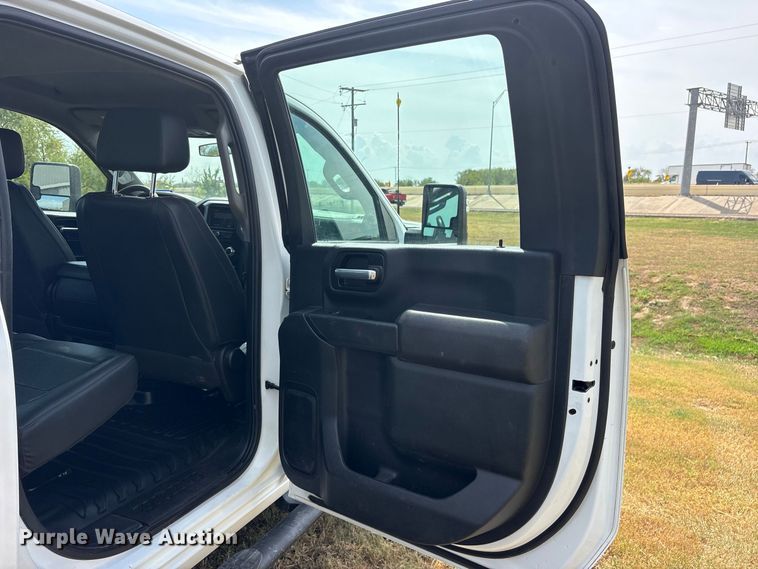 image for item FN3732 2021 GMC Sierra 2500 Crew Cab pickup truck