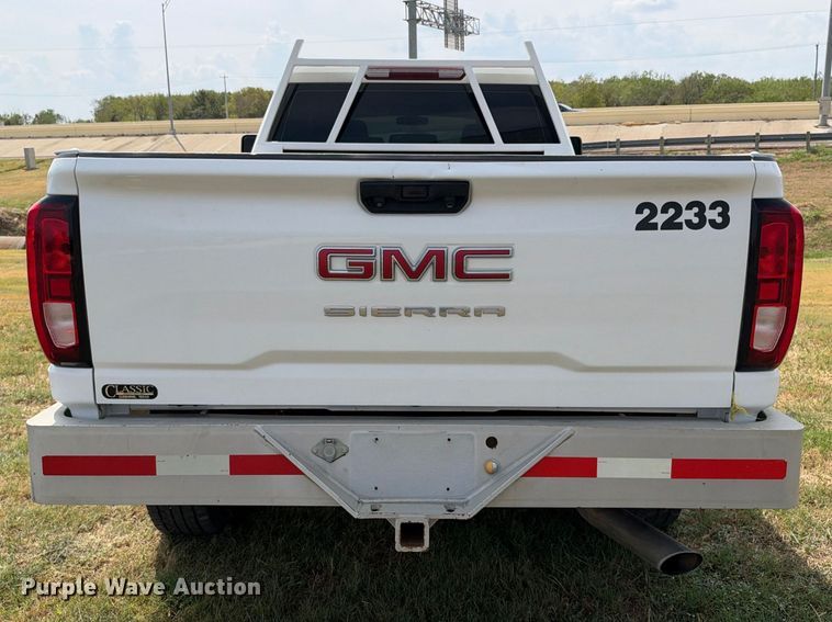 image for item FN3733 2022 GMC Sierra 2500 Crew Cab pickup truck