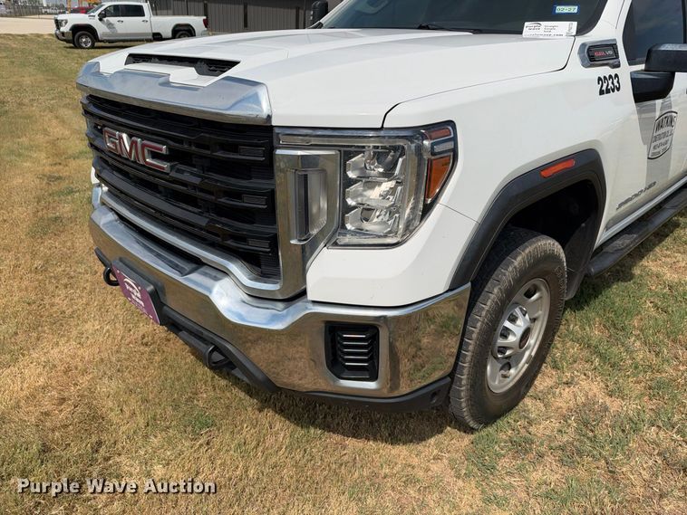 image for item FN3733 2022 GMC Sierra 2500 Crew Cab pickup truck