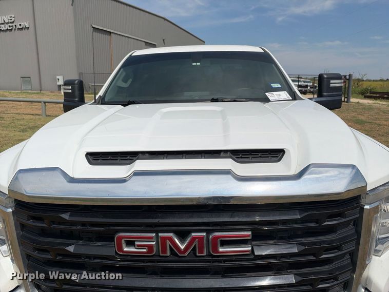 image for item FN3733 2022 GMC Sierra 2500 Crew Cab pickup truck