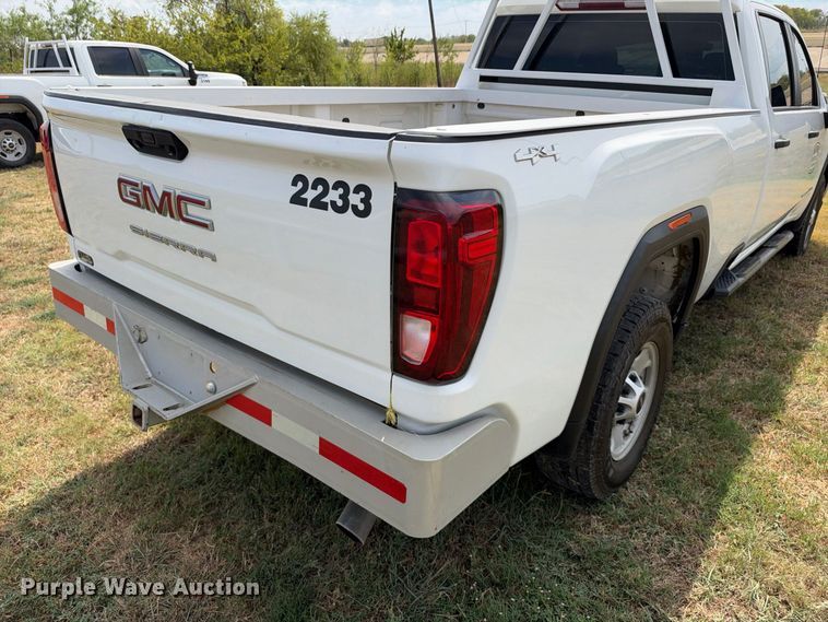 image for item FN3733 2022 GMC Sierra 2500 Crew Cab pickup truck