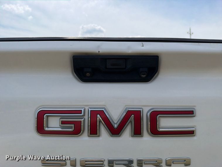 image for item FN3733 2022 GMC Sierra 2500 Crew Cab pickup truck