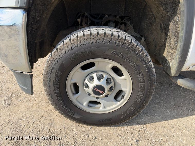 image for item FN3734 2015 GMC Sierra 2500 4X4 Ext. Cab pickup truck