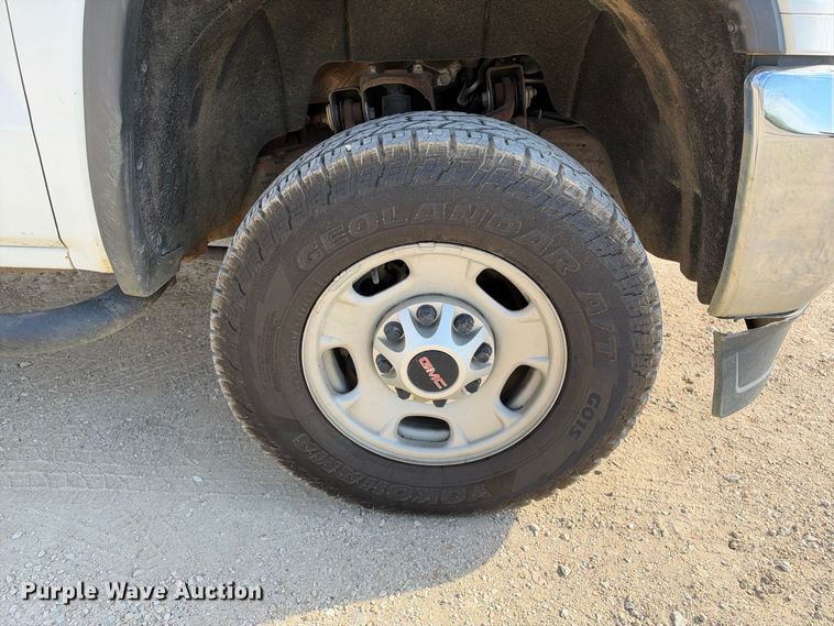 image for item FN3734 2015 GMC Sierra 2500 4X4 Ext. Cab pickup truck