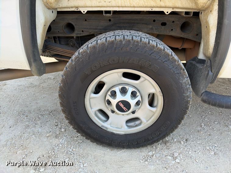 image for item FN3734 2015 GMC Sierra 2500 4X4 Ext. Cab pickup truck