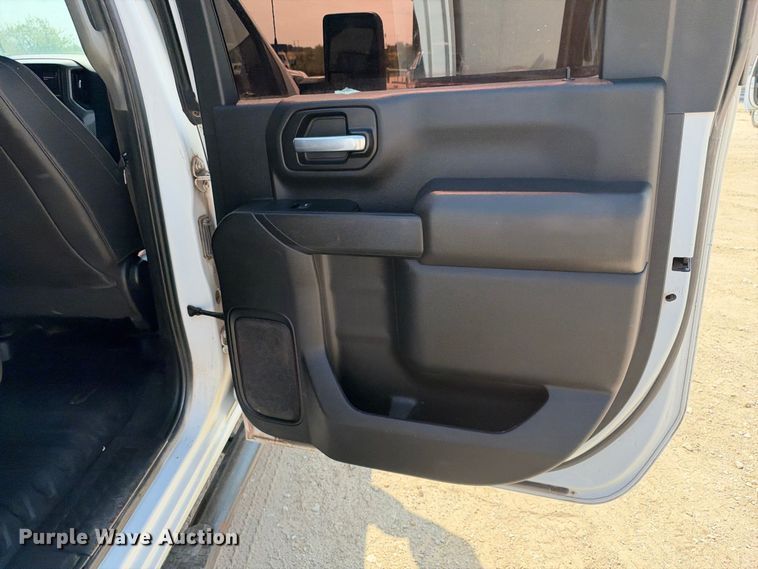 image for item FN3736 2021 GMC Sierra 2500 Crew Cab pickup truck