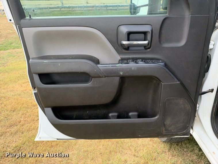 image for item FN3737 2018 GMC Sierra Crew Cab pickup truck