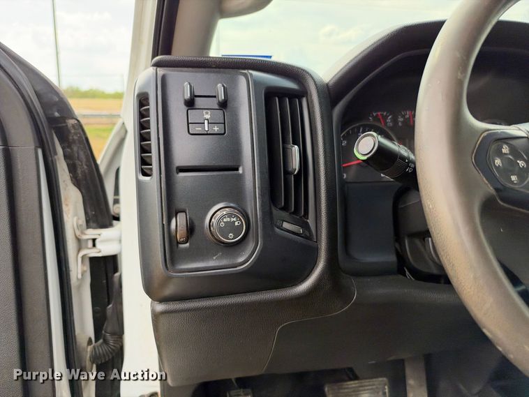 image for item FN3737 2018 GMC Sierra Crew Cab pickup truck