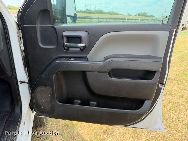 image for item FN3737 2018 GMC Sierra Crew Cab pickup truck