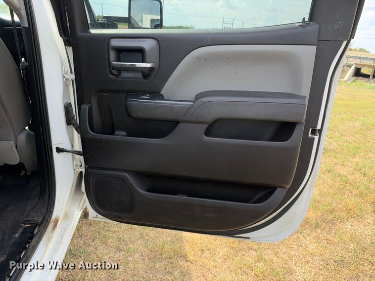 image for item FN3737 2018 GMC Sierra Crew Cab pickup truck