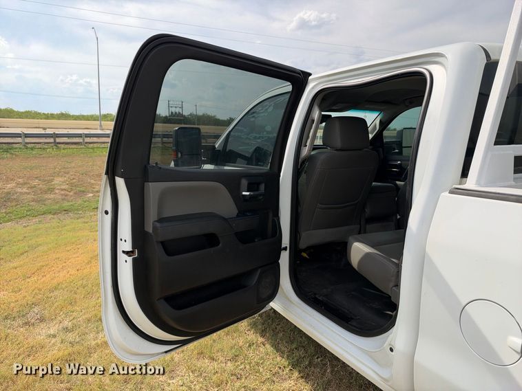 image for item FN3737 2018 GMC Sierra Crew Cab pickup truck