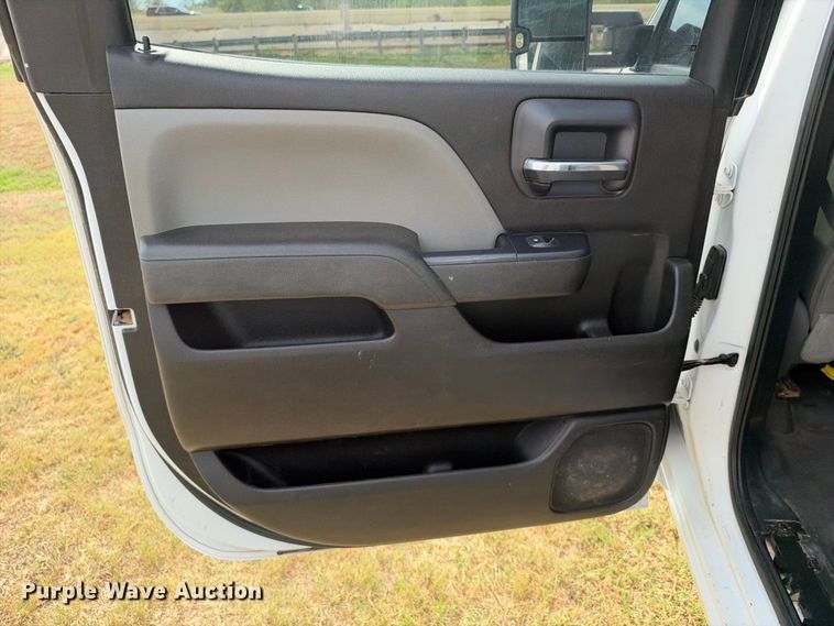 image for item FN3737 2018 GMC Sierra Crew Cab pickup truck