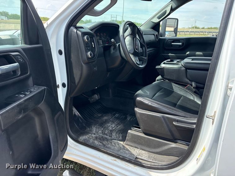 image for item FN3738 2021 GMC Sierra 2500 Crew Cab pickup truck