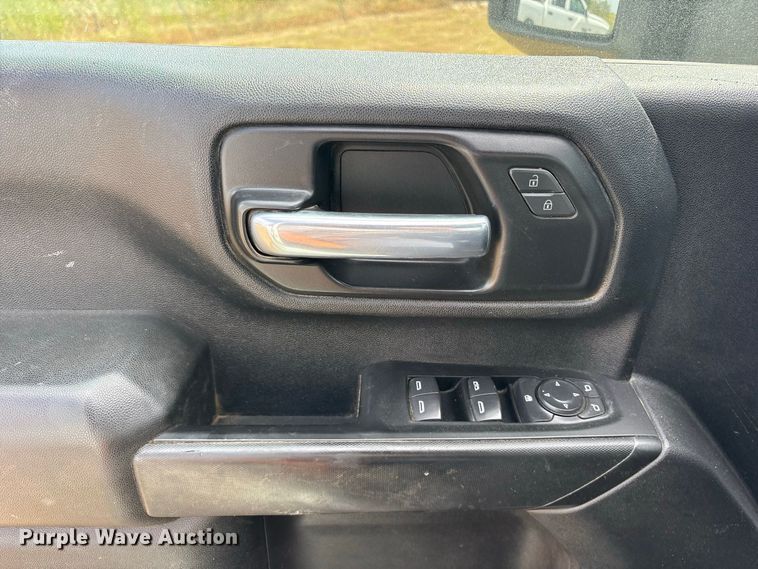 image for item FN3738 2021 GMC Sierra 2500 Crew Cab pickup truck