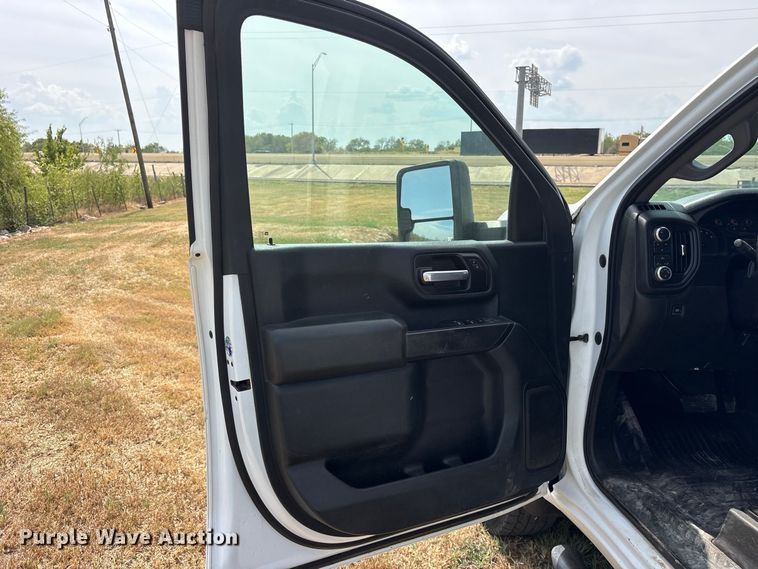 image for item FN3738 2021 GMC Sierra 2500 Crew Cab pickup truck