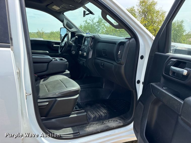 image for item FN3738 2021 GMC Sierra 2500 Crew Cab pickup truck