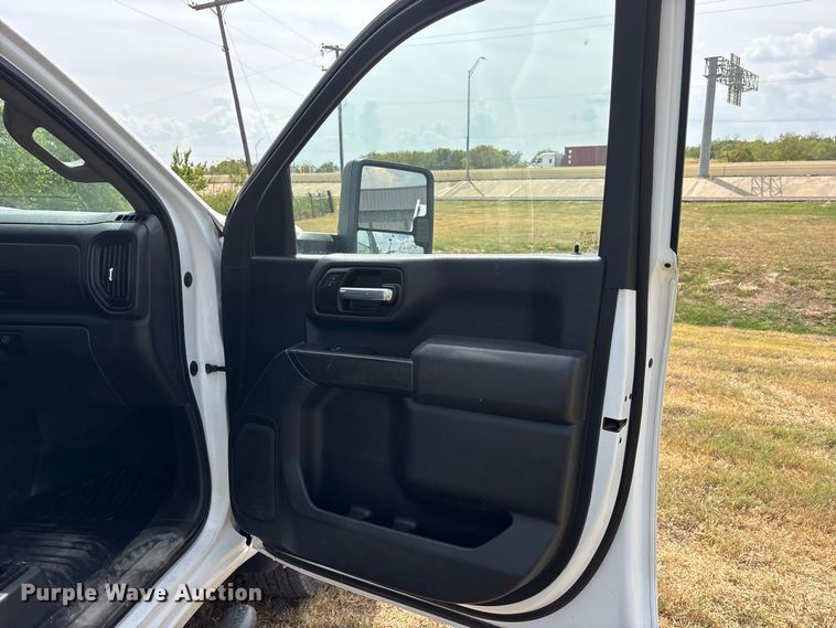 image for item FN3738 2021 GMC Sierra 2500 Crew Cab pickup truck