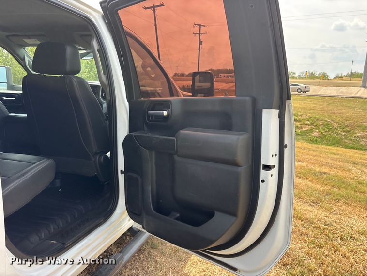 image for item FN3738 2021 GMC Sierra 2500 Crew Cab pickup truck