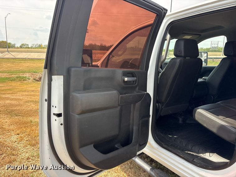 image for item FN3738 2021 GMC Sierra 2500 Crew Cab pickup truck