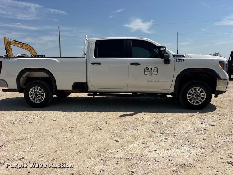 image for item FN3739 2022 GMC Sierra 2500 Crew Cab pickup truck