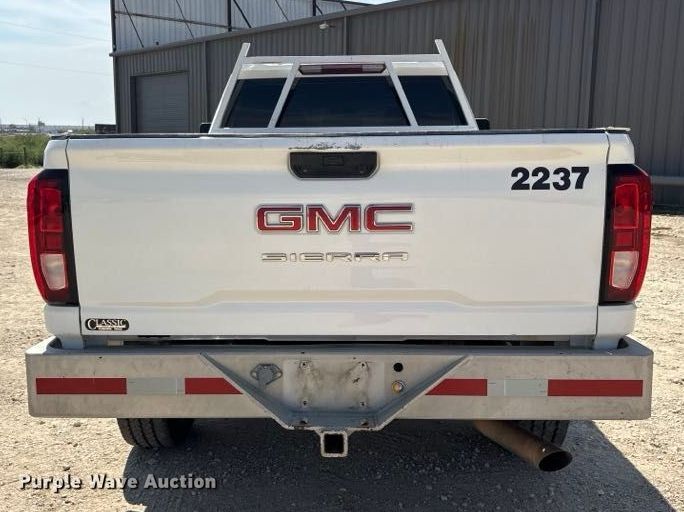 image for item FN3739 2022 GMC Sierra 2500 Crew Cab pickup truck