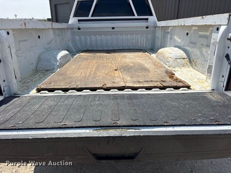 image for item FN3739 2022 GMC Sierra 2500 Crew Cab pickup truck