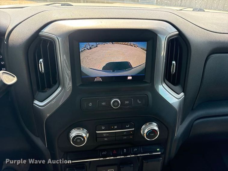 image for item FN3739 2022 GMC Sierra 2500 Crew Cab pickup truck