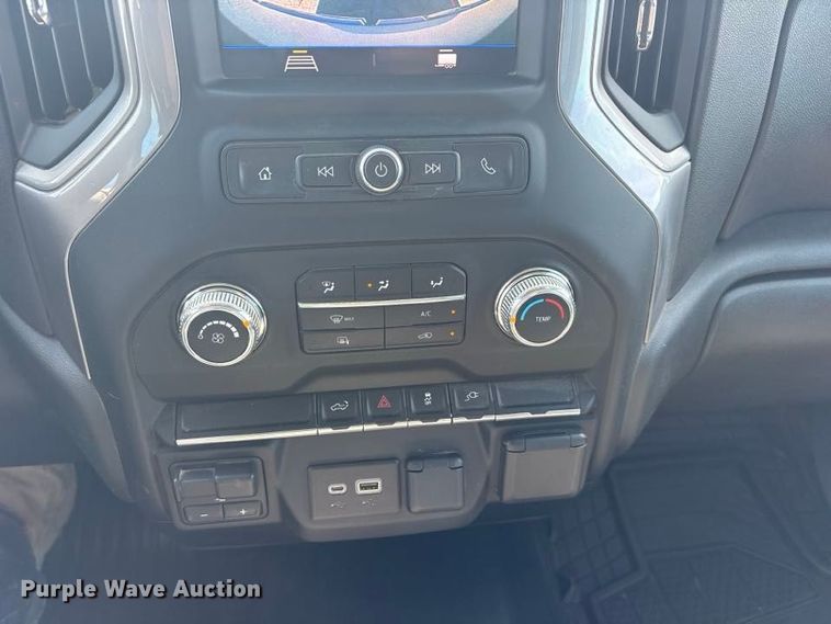 image for item FN3739 2022 GMC Sierra 2500 Crew Cab pickup truck