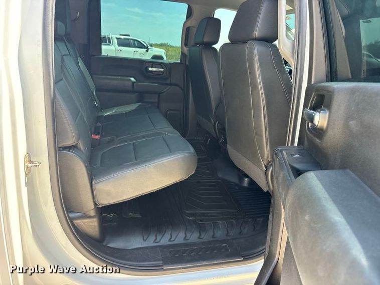 image for item FN3739 2022 GMC Sierra 2500 Crew Cab pickup truck