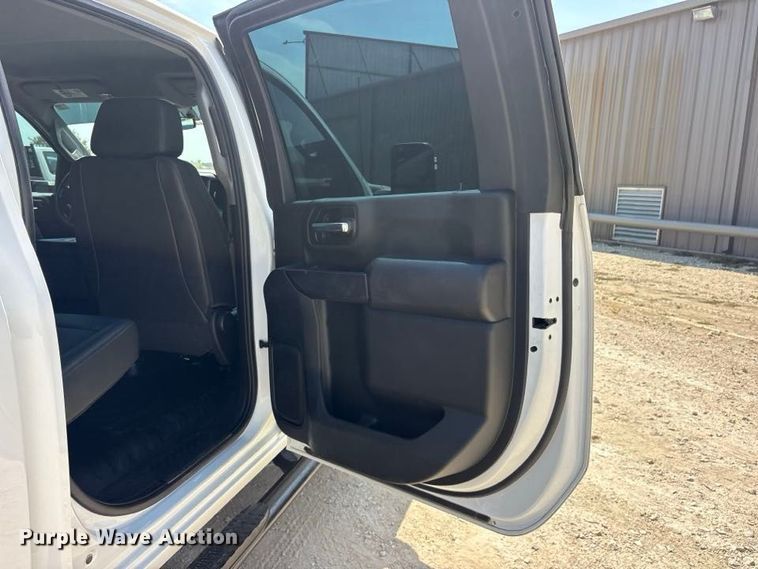 image for item FN3739 2022 GMC Sierra 2500 Crew Cab pickup truck
