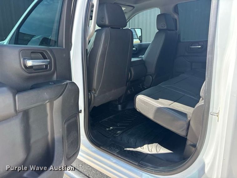 image for item FN3739 2022 GMC Sierra 2500 Crew Cab pickup truck