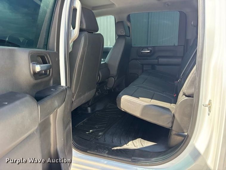 image for item FN3739 2022 GMC Sierra 2500 Crew Cab pickup truck