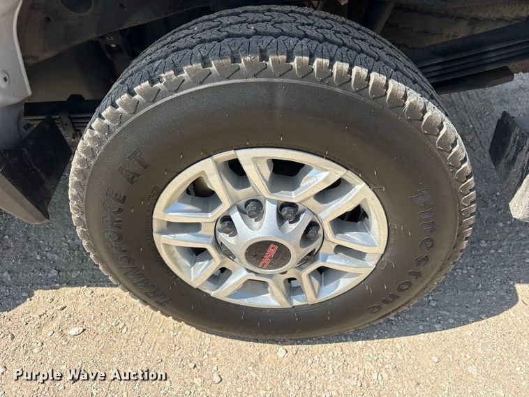 image for item FN3739 2022 GMC Sierra 2500 Crew Cab pickup truck