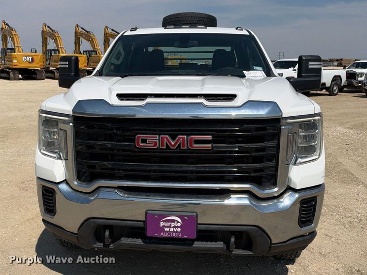 image for item FN3740 2021 GMC Sierra 3500 Crew Cab flatbed pickup truck