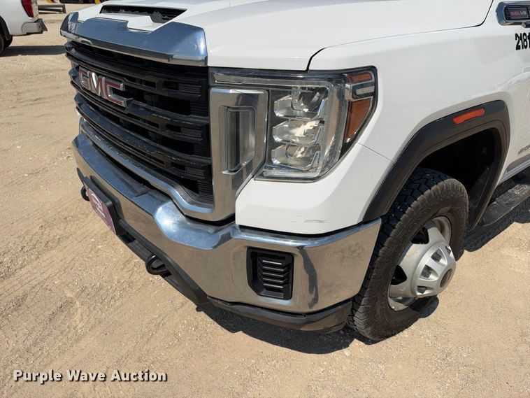 image for item FN3740 2021 GMC Sierra 3500 Crew Cab flatbed pickup truck