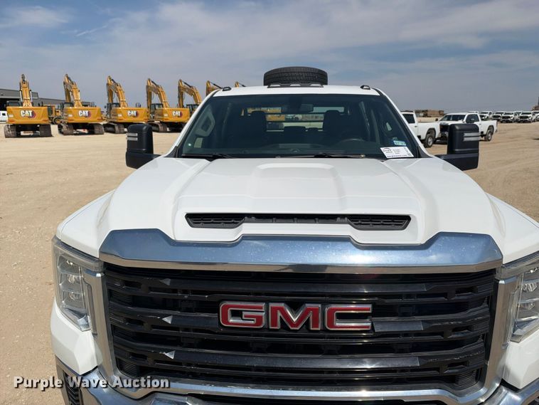 image for item FN3740 2021 GMC Sierra 3500 Crew Cab flatbed pickup truck