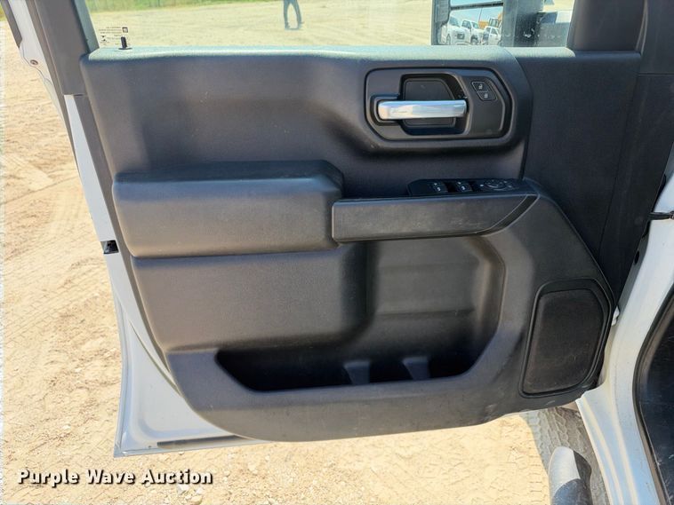 image for item FN3740 2021 GMC Sierra 3500 Crew Cab flatbed pickup truck