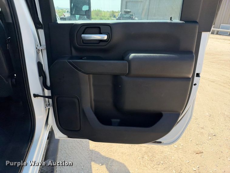 image for item FN3740 2021 GMC Sierra 3500 Crew Cab flatbed pickup truck