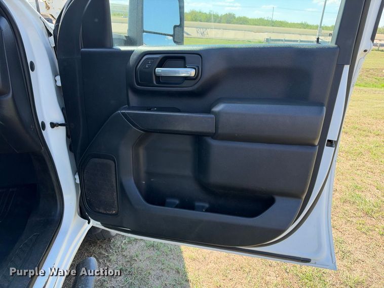 image for item FN3742 2021 GMC Sierra 3500 4X4 Crew Cab flatbed pickup truck