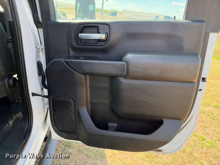 image for item FN3742 2021 GMC Sierra 3500 4X4 Crew Cab flatbed pickup truck