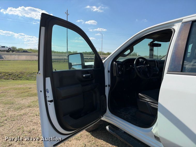 image for item FN3744 2021 GMC Sierra 3500 4X4 Crew Cab flatbed pickup truck