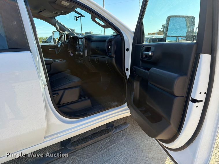 image for item FN3746 2021 GMC Sierra 3500HD 4X4 Crew Cab flatbed pickup truck