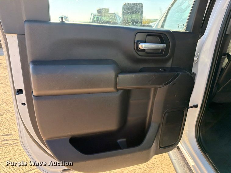 image for item FN3746 2021 GMC Sierra 3500HD 4X4 Crew Cab flatbed pickup truck