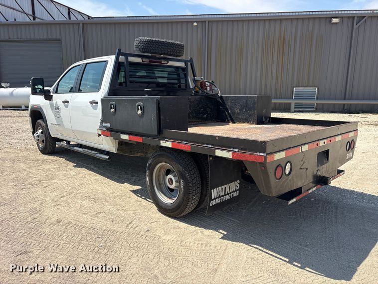 image for item FN3747 2021 GMC Sierra 3500 Crew Cab flatbed pickup truck
